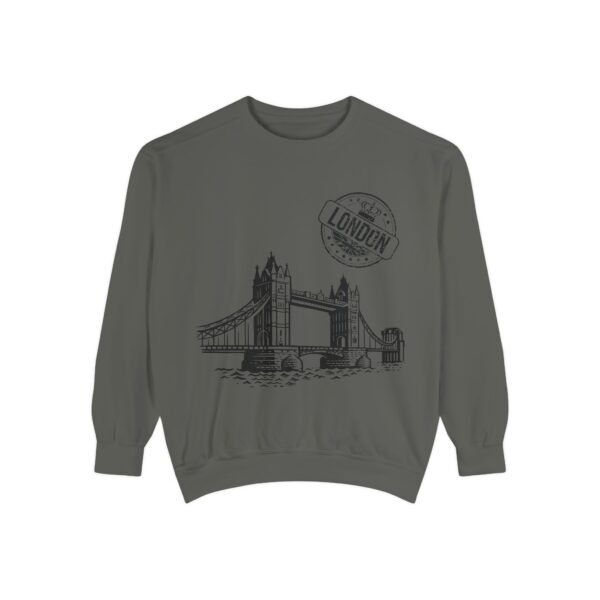 London Bridge Graphic Unisex Sweatshirt – Cozy & Stylish - Image 7