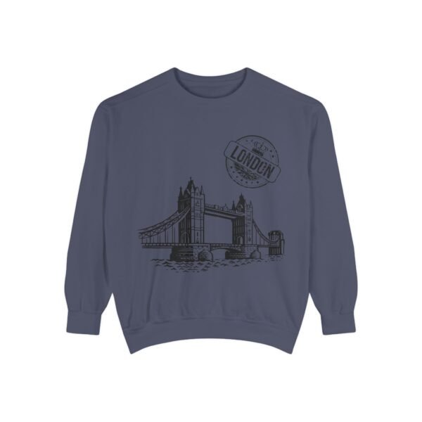 London Bridge Graphic Unisex Sweatshirt – Cozy & Stylish - Image 17