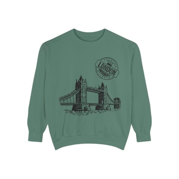 London Bridge Graphic Unisex Sweatshirt – Cozy & Stylish - Image 10