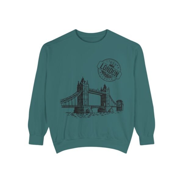 London Bridge Graphic Unisex Sweatshirt – Cozy & Stylish - Image 11