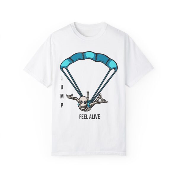 Unisex Garment-Dyed T-shirt with Skydiver Graphic Front Print – Extreme Sports & Adrenaline Style