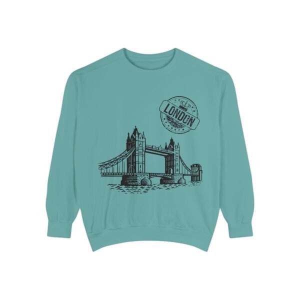 London Bridge Graphic Unisex Sweatshirt – Cozy & Stylish - Image 12