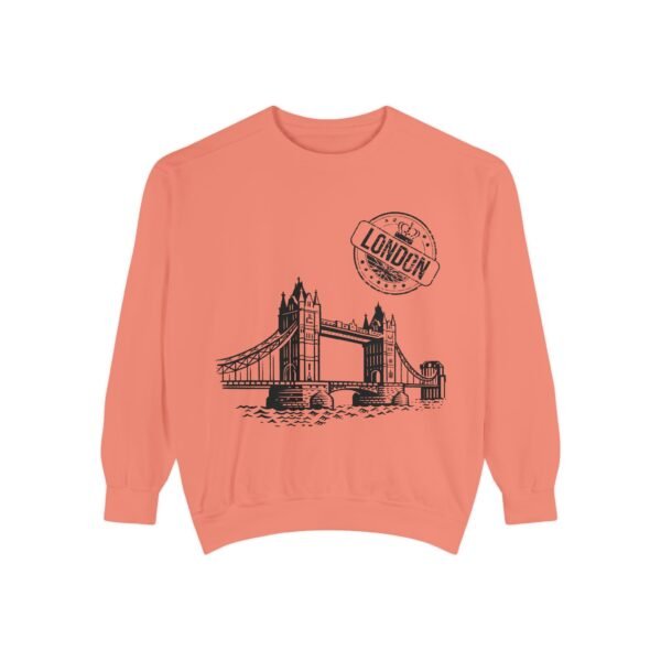 London Bridge Graphic Unisex Sweatshirt – Cozy & Stylish - Image 5